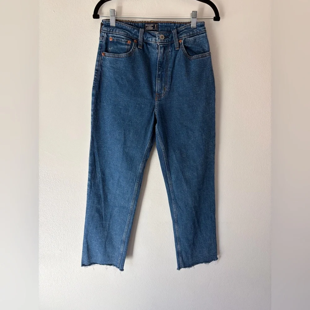 Abercrombie & Fitch Zoe Natural Rise Ankle Straight Medium Wash Jeans Size 28/6R - Picture 2 of 9